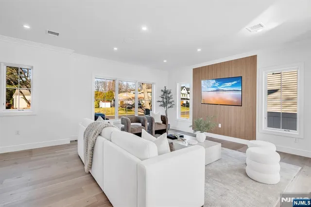 $1,749,995 | 285 Wayne Avenue, River Edge, NJ 07661