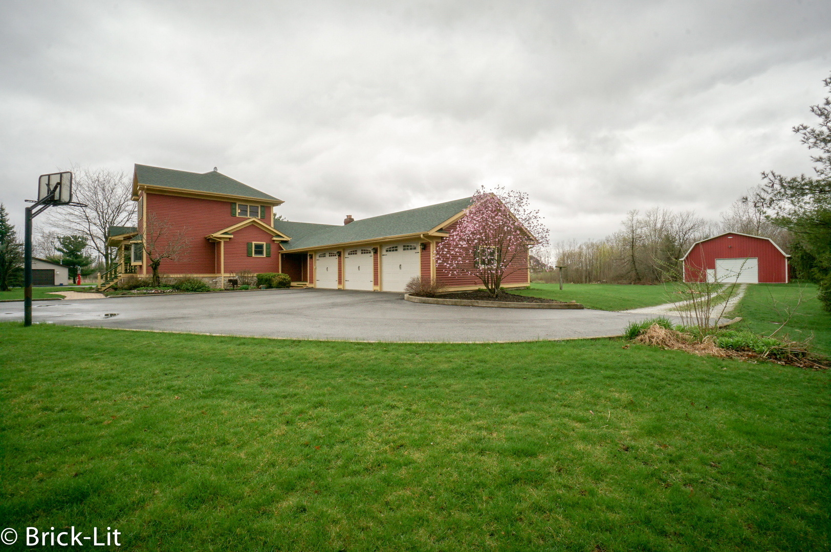 24102 South Schoolhouse Road Manhattan, IL 60442 - Photo 3 of 29 a front view of house with yard