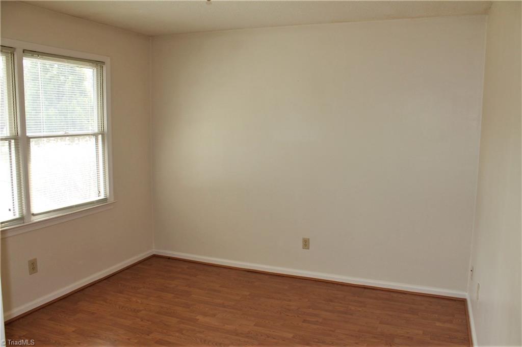 447 James Court High Point, NC 27265 - Photo 4 of 20 Gallery Image 4