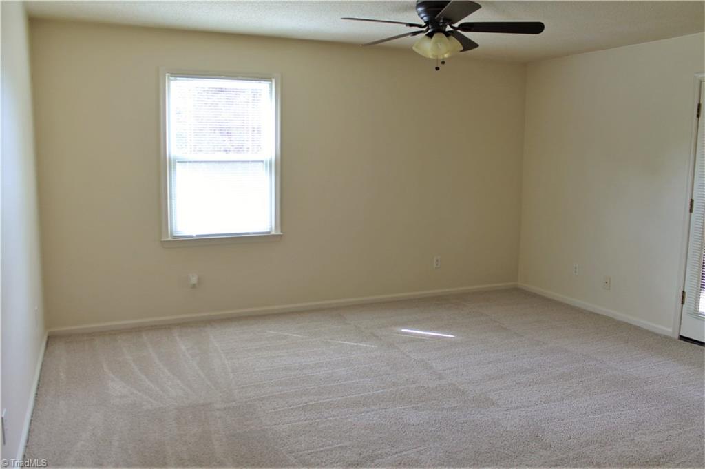 447 James Court High Point, NC 27265 - Photo 8 of 20 Gallery Image 8