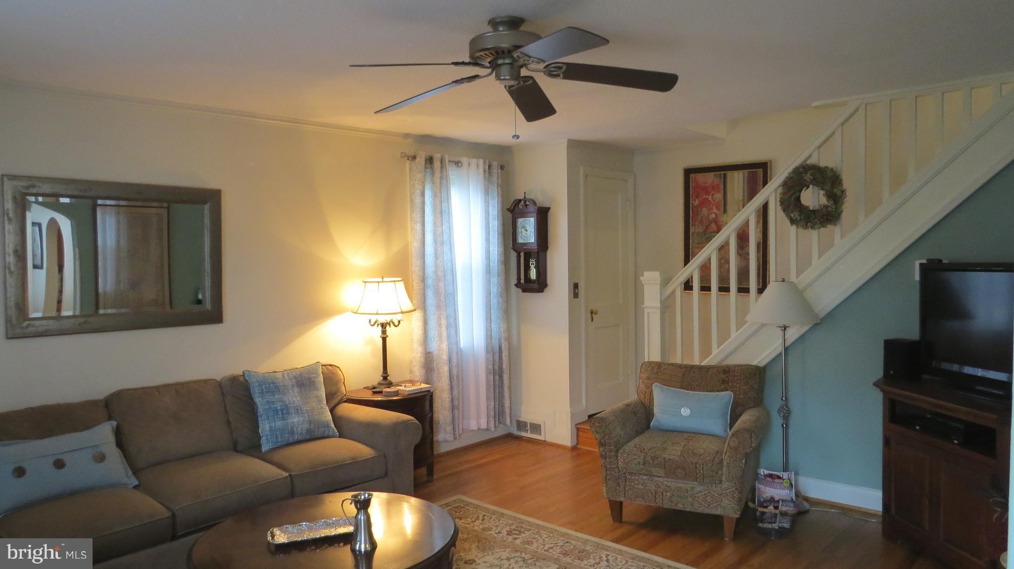 2910 Church Road Baltimore, MD 21234 - Photo 3 of 30 Living Room