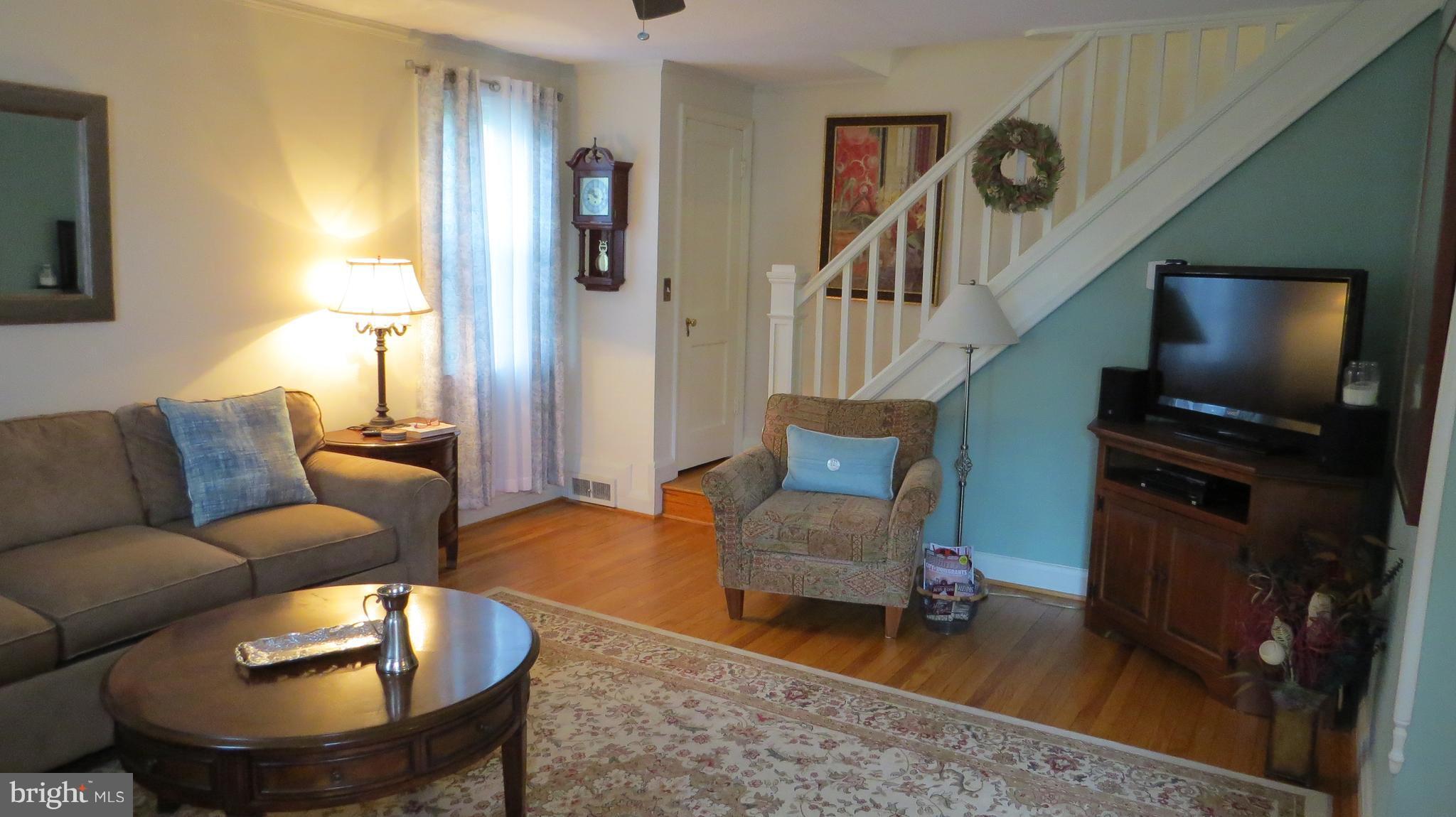 2910 Church Road Baltimore, MD 21234 - Photo 5 of 30 Living Room