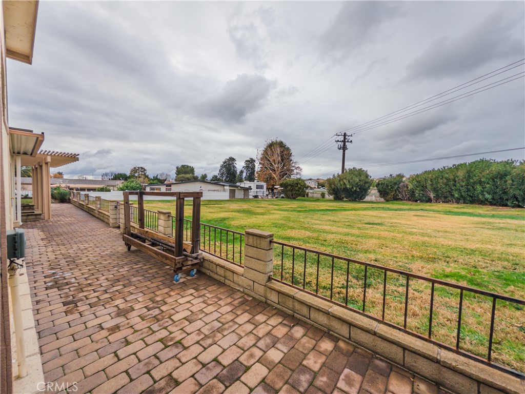 9465 Sharon Way Calimesa, CA 92320 - Photo 13 of 73