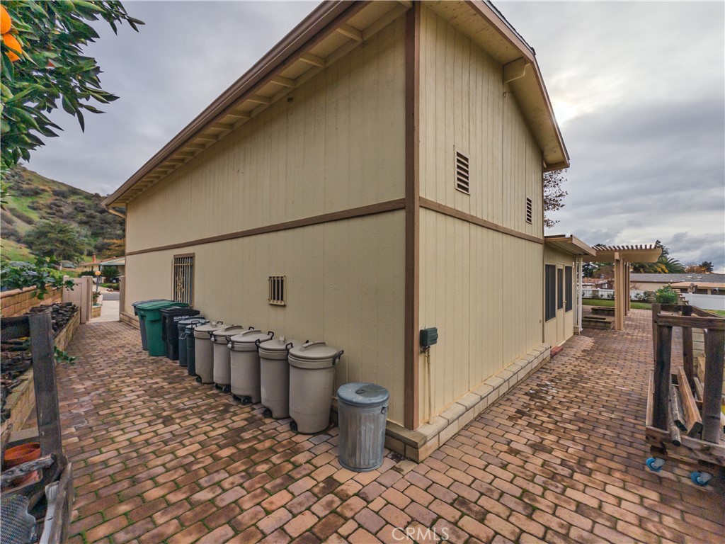 9465 Sharon Way Calimesa, CA 92320 - Photo 14 of 21 a view of a storage & utility room