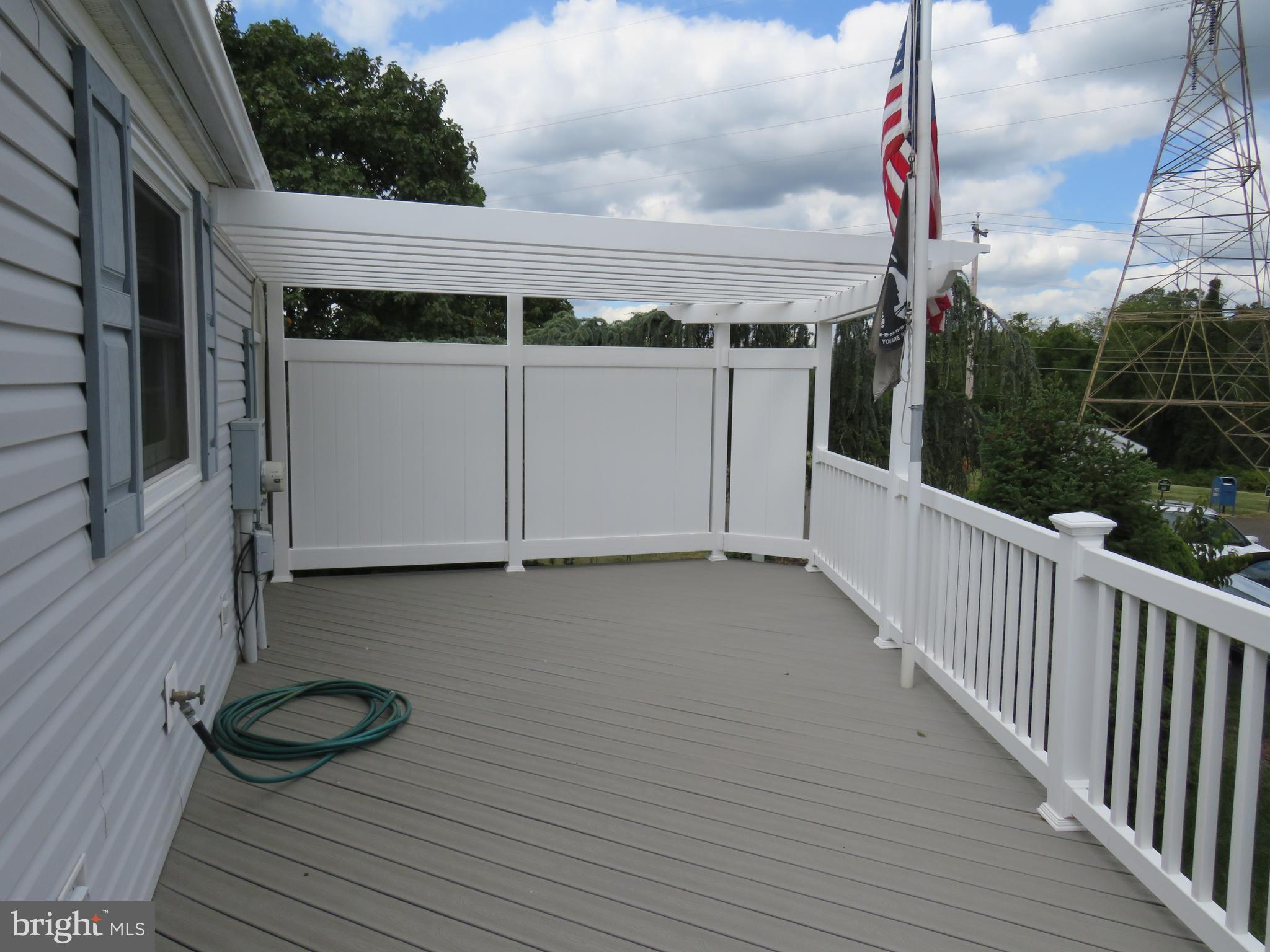 377 Spring Meadow Circle New Hope, PA 18938 - Photo 37 of 40 Side deck off dining room