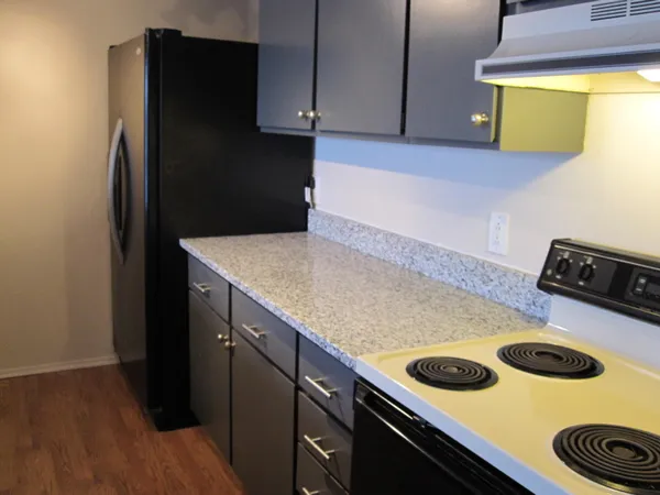 $1,700 | 820 Cliffs Drive, Unit 306, Ypsilanti, MI 48198