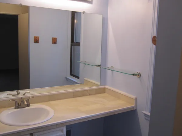 $1,700 | 820 Cliffs Drive, Unit 306, Ypsilanti, MI 48198