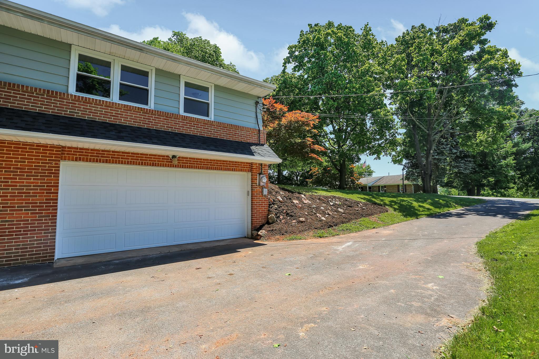 5944 Longview Road Harrisburg, PA 17112 - Photo 4 of 28 Gallery Image 4
