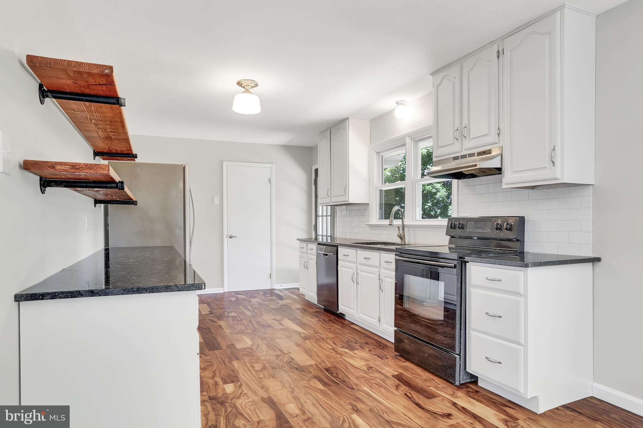 5944 Longview Road Harrisburg, PA 17112 - Photo 5 of 28 Gallery Image 5
