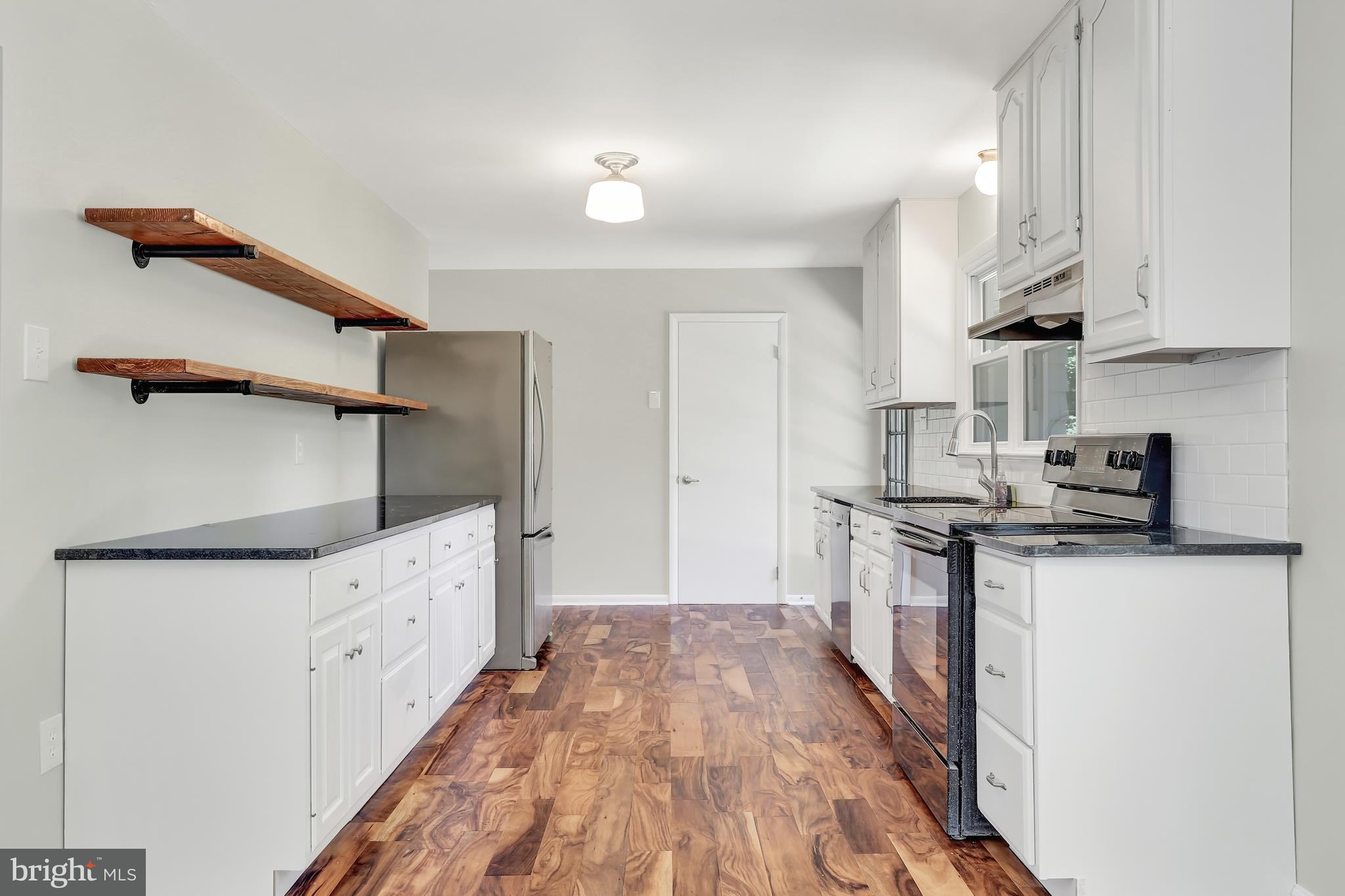 5944 Longview Road Harrisburg, PA 17112 - Photo 8 of 28 Gallery Image 8