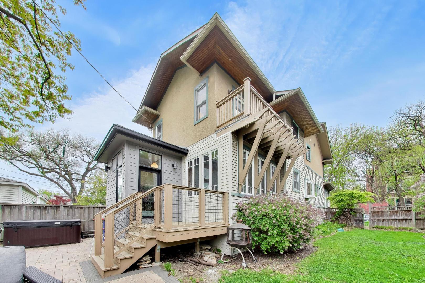 3926 North Ridgeway Avenue Chicago, IL 60618 - Photo 2 of 7