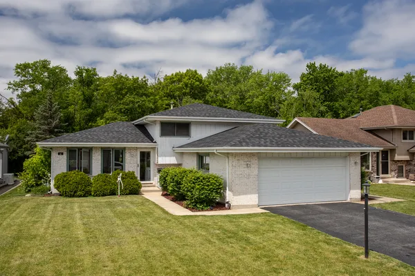 $215,000 | 3136 Rosiclaire, South Chicago Heights, IL 60411