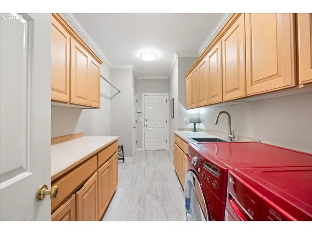 $1,775,000 | 1093 Tyndall Court, Lake Oswego, OR 97034