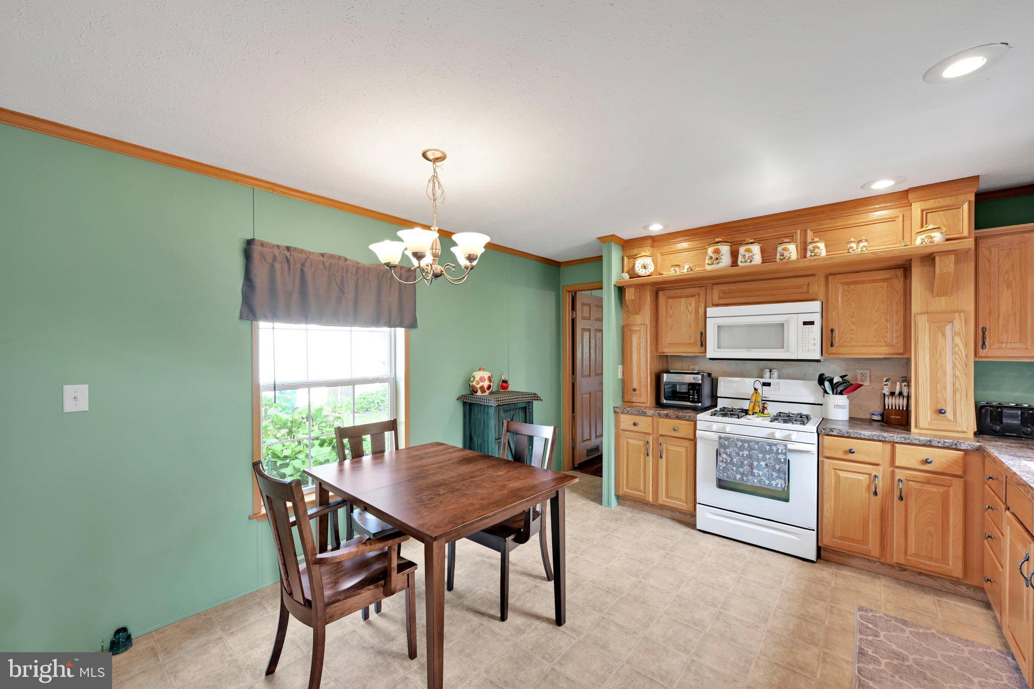 40 Ridgewood Manor Manheim, PA 17545 - Photo 12 of 25 Dining Area