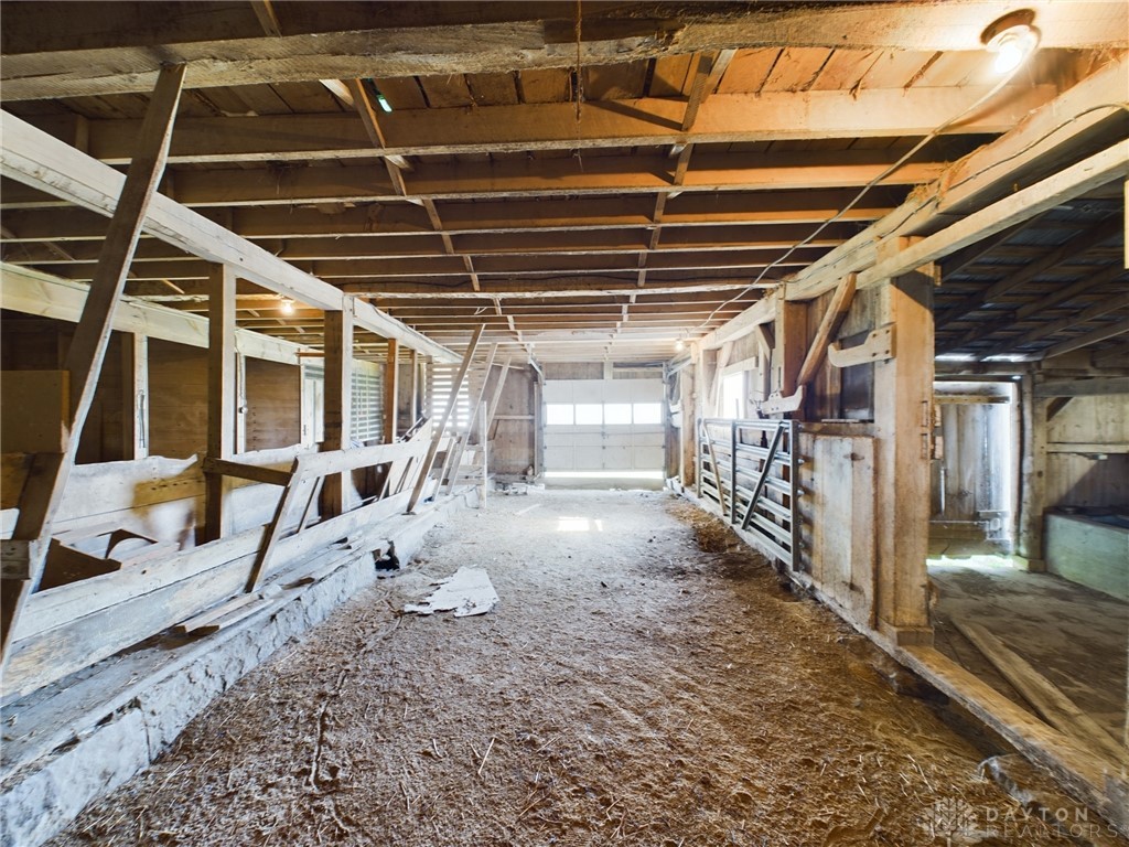 1923 Gordon-Landis Road Arcanum, OH 45304 - Photo 50 of 70 Feeding Stahl