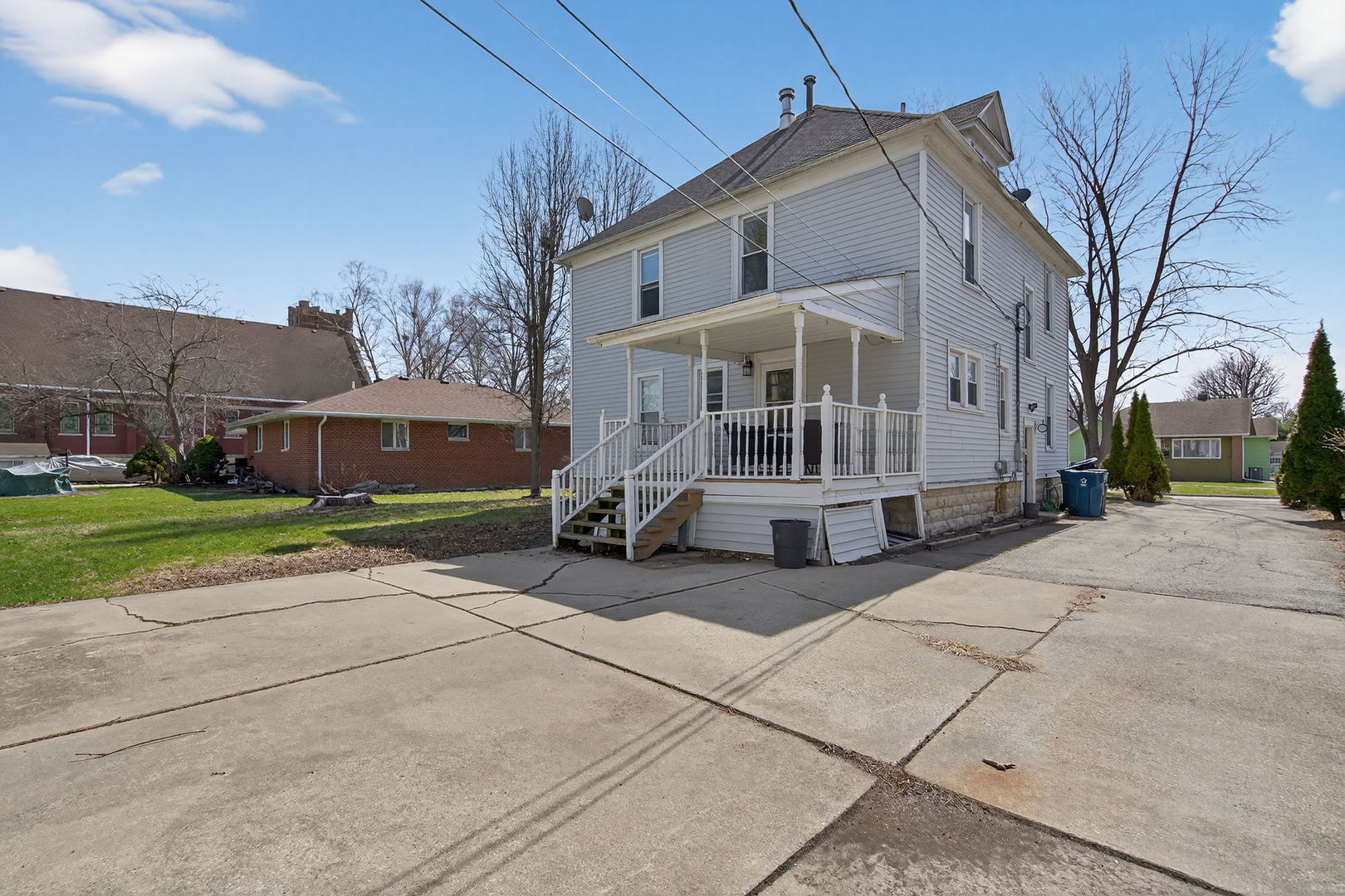 206 West Delaware Street Dwight, IL 60420 - Photo 39 of 42 a view of a house with a yard