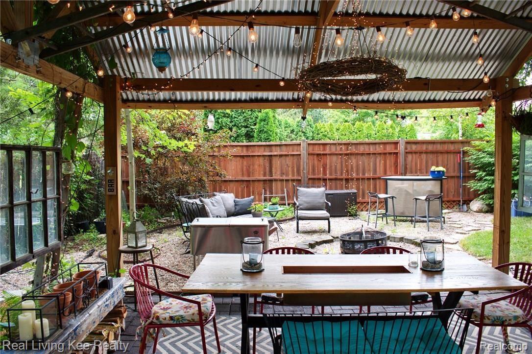 300 Old Perch Road Rochester, MI 48309 - Photo 38 of 40 Great outdoor space