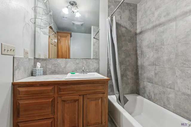 $326,000 | 15115 Peairs Road, Pride, LA 70770