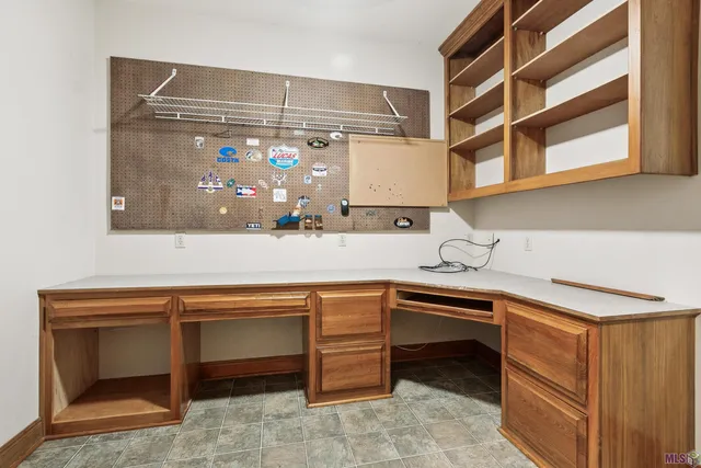 $326,000 | 15115 Peairs Road, Pride, LA 70770