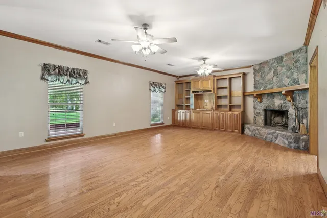 $326,000 | 15115 Peairs Road, Pride, LA 70770