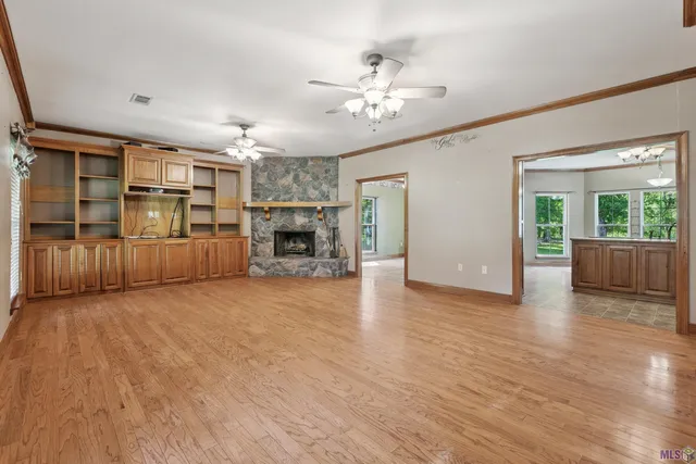 $326,000 | 15115 Peairs Road, Pride, LA 70770