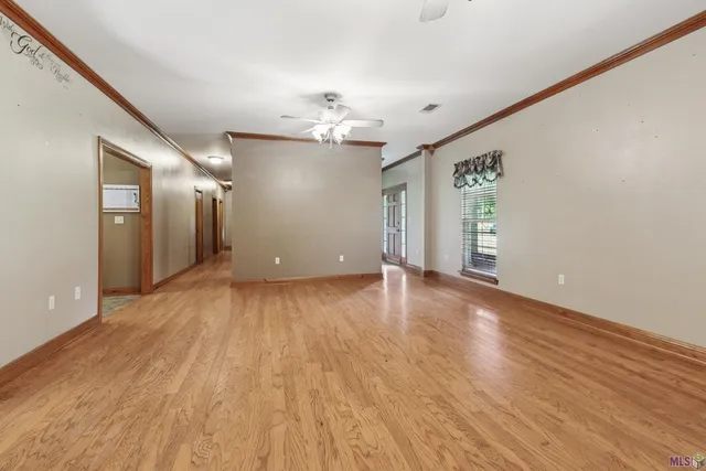 $326,000 | 15115 Peairs Road, Pride, LA 70770