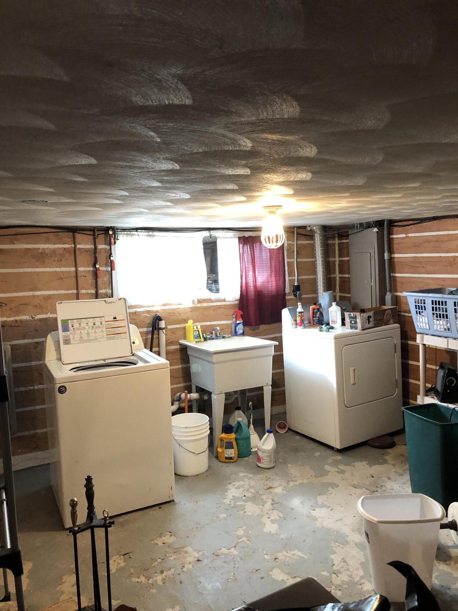 3716 Ventnor Road Southeast Roanoke, VA 24014 - Photo 22 of 26 a room with storage and utility