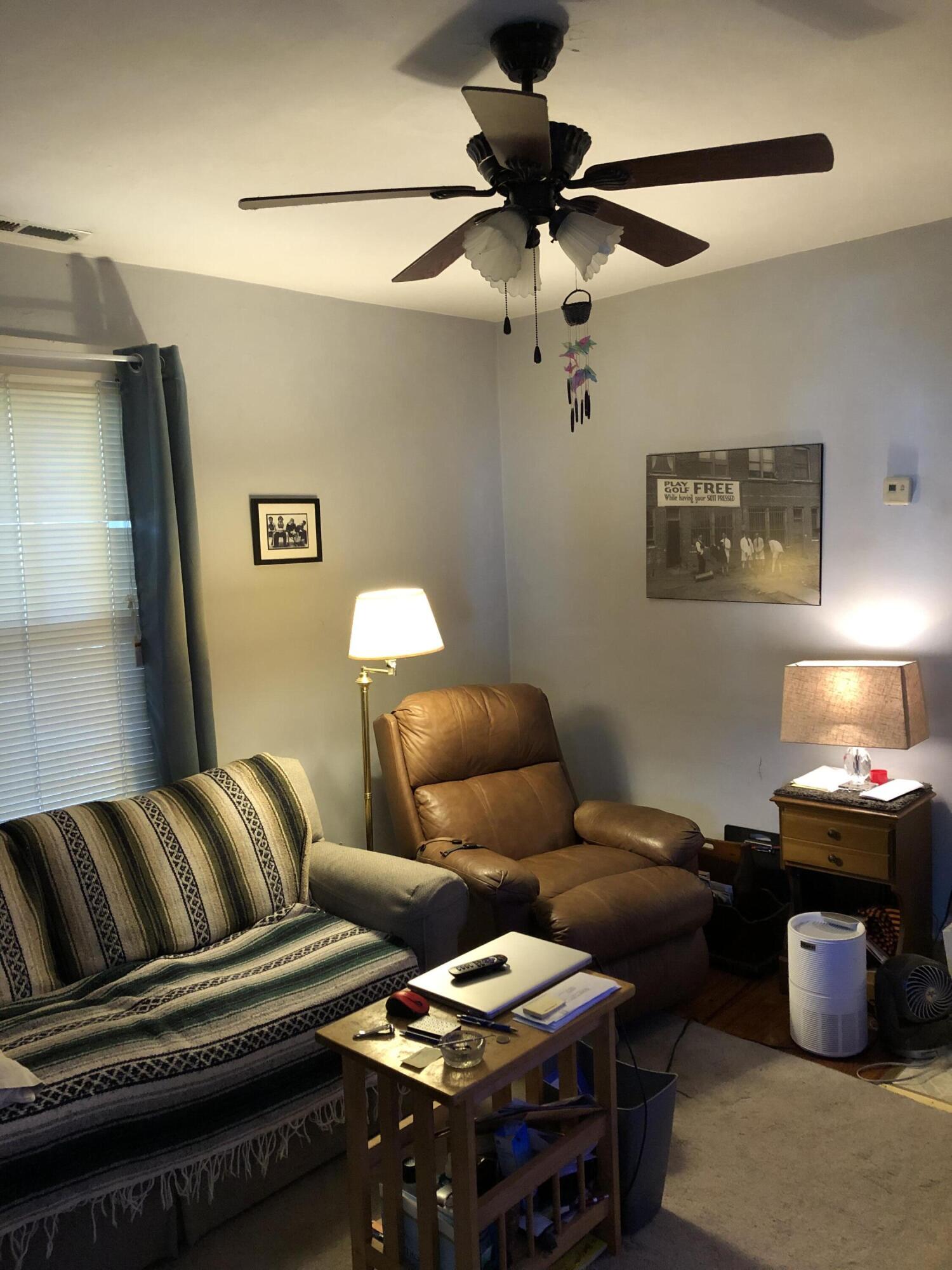3716 Ventnor Road Southeast Roanoke, VA 24014 - Photo 5 of 26 a living room with furniture