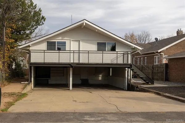 a view of a garage