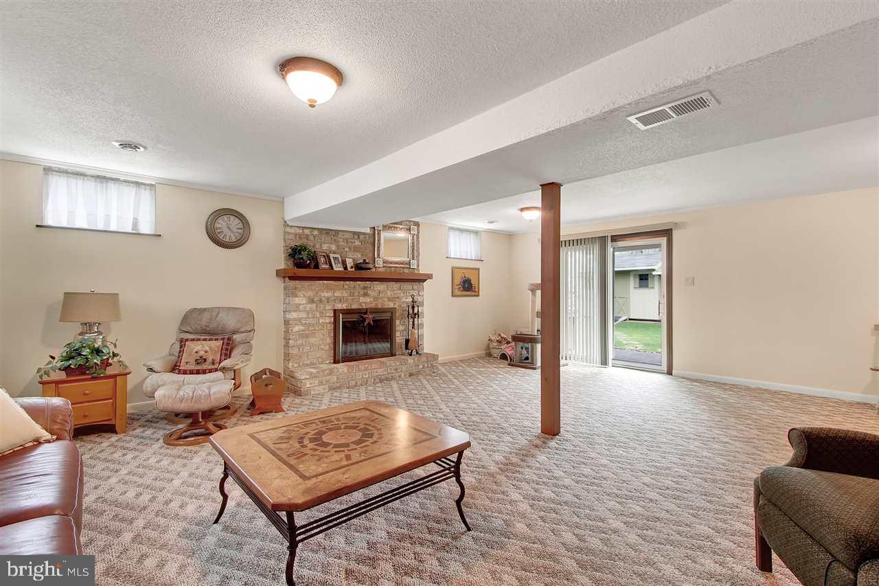 2183 Derry Road York, PA 17408 - Photo 17 of 26