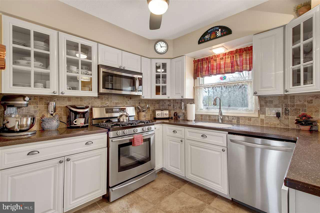 2183 Derry Road York, PA 17408 - Photo 7 of 26