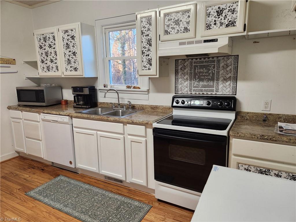 119 Salmon Street Elkin, NC 28621 - Photo 13 of 30