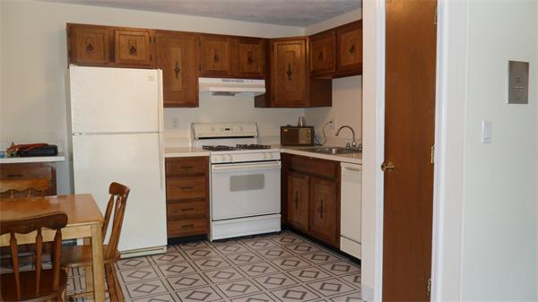 10 Karen Circle, Unit 18 Billerica, MA 01821 - Photo 2 of 6