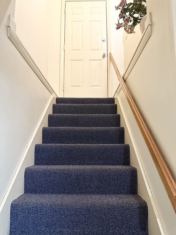 127 Howland Road Fairhaven, MA 02719 - Photo 35 of 42 a view of entryway