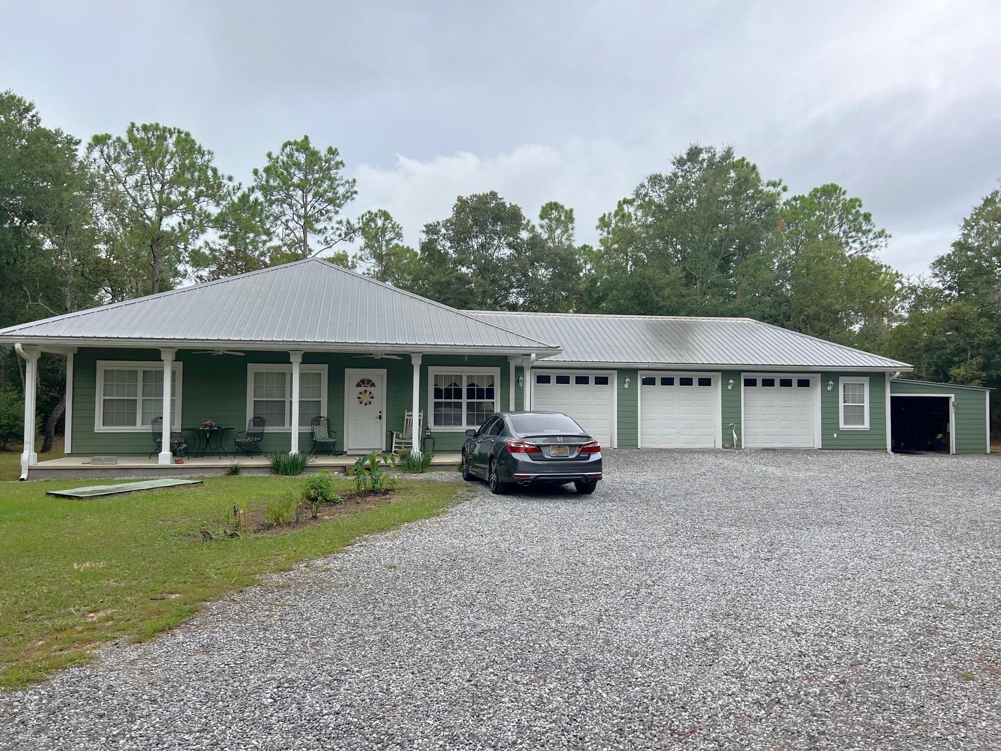 85 Huckaba Road DeFuniak Springs, FL 32435 - Photo 3 of 51 House (6)