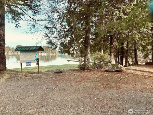 $399,999 | 920 East Mason Lake Drive East, Grapeview, WA 98546