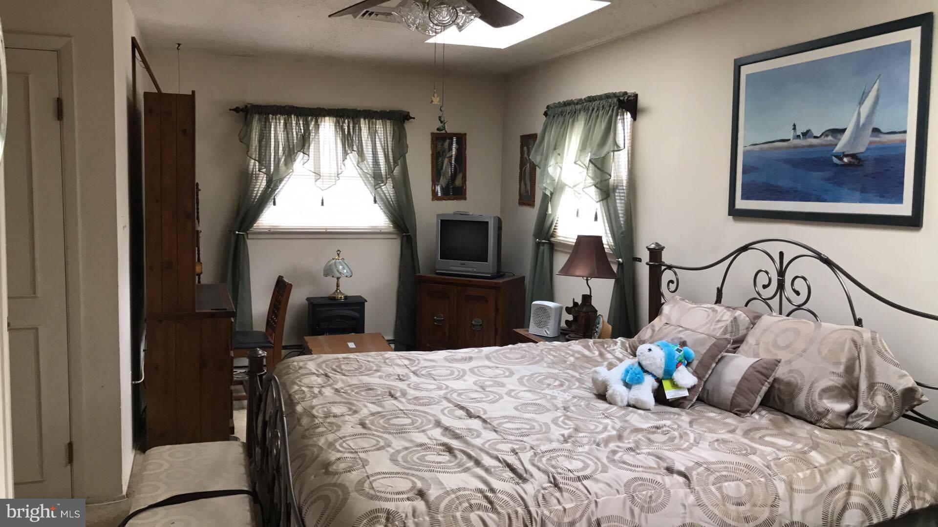 15222 Michigan Rd. Woodbridge, VA 22191 - Photo 8 of 12 Bedroom (Master)