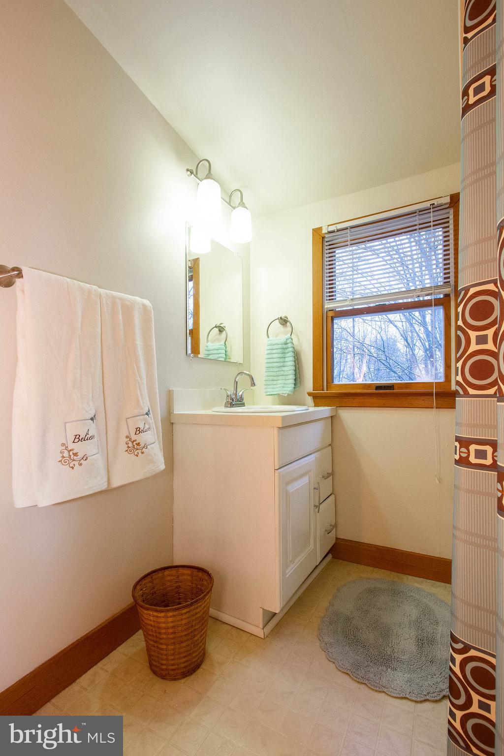 1419 Cauthorn Mill Road Middletown, VA 22645 - Photo 33 of 42 UPPER LEVEL BATHROOM