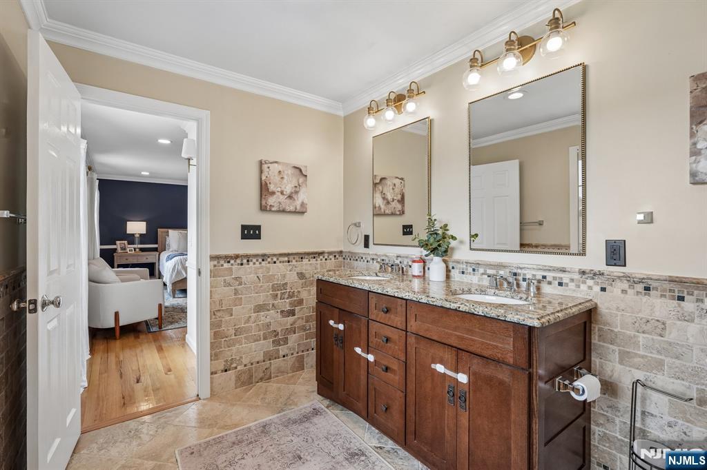 4 Holyoke Road Wayne, NJ 07470 - Photo 30 of 50