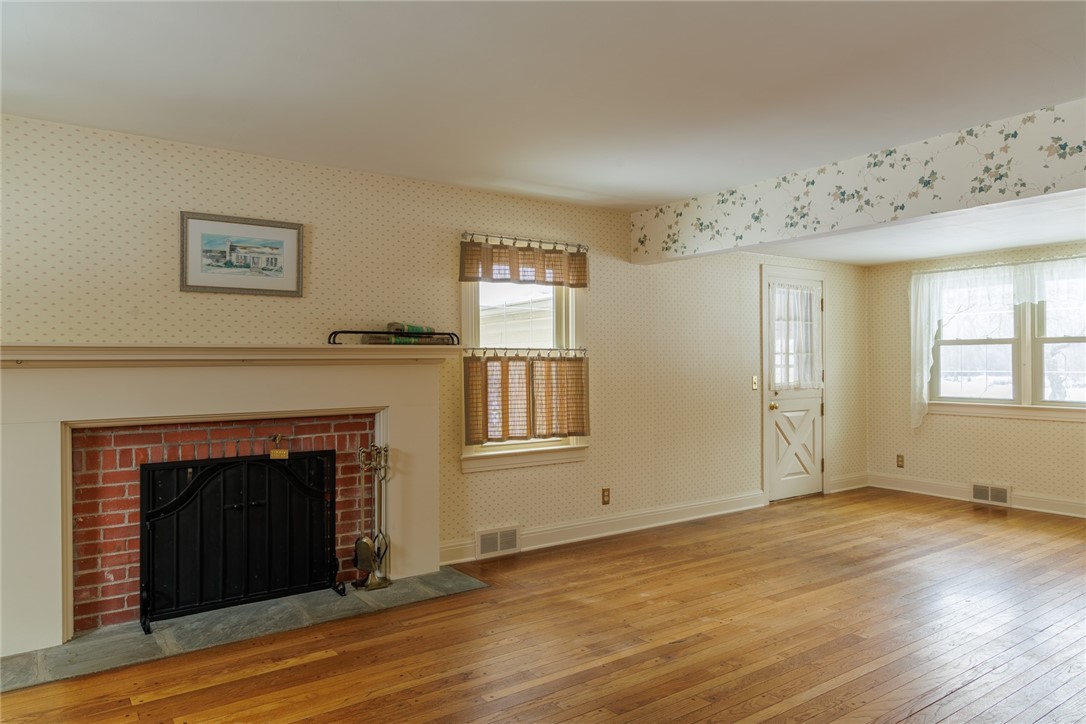 1029 Pittsford Victor Road Perinton, NY 14534 - Photo 7 of 37