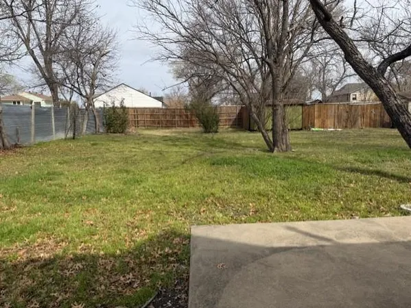 $2,400 | 911 17th Street, Plano, TX 75074