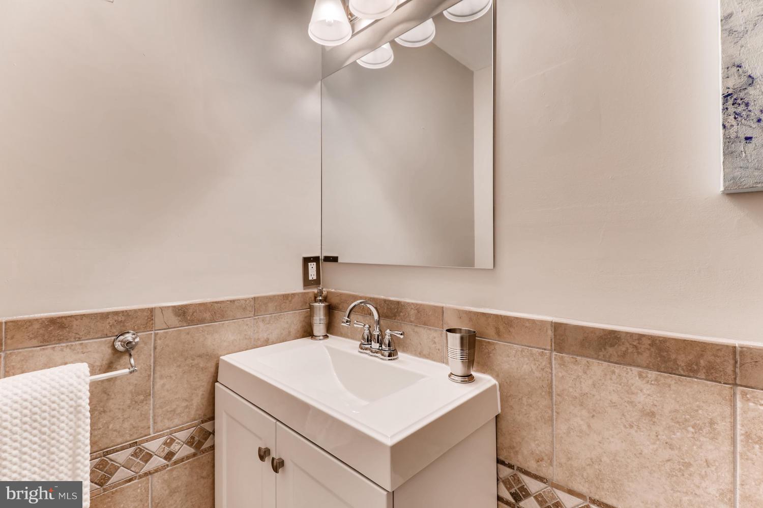 2315 Eastern Avenue Baltimore, MD 21224 - Photo 12 of 30 2nd Level Bath