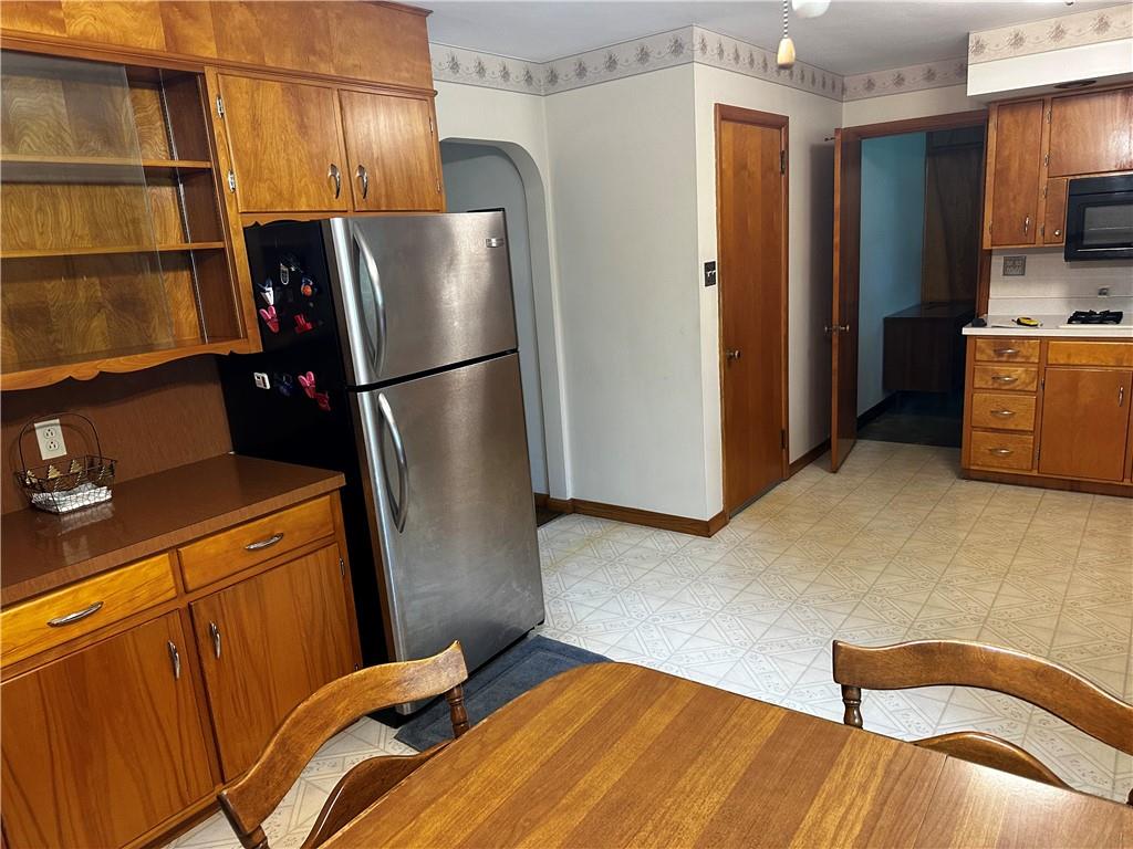 229 Meadowbrook Road Hermitage, PA 16148 - Photo 9 of 38 Gallery Image 9