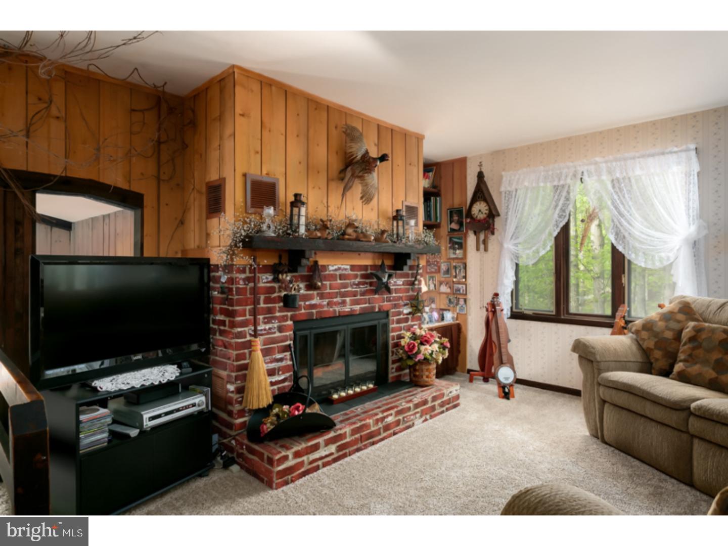 423 Carranza Road Tabernacle, NJ 08088 - Photo 4 of 24 Family Room