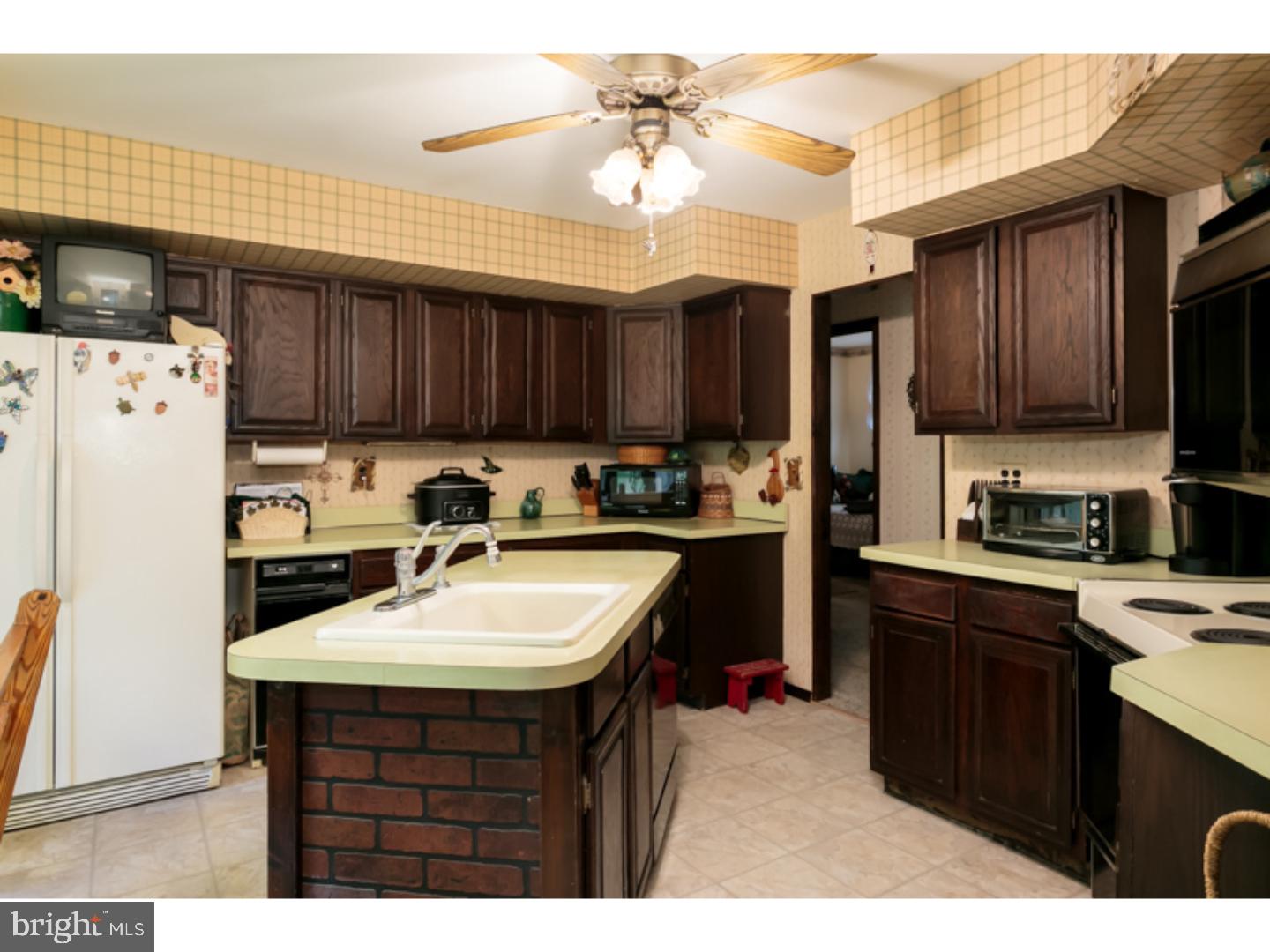 423 Carranza Road Tabernacle, NJ 08088 - Photo 7 of 24 Kitchen