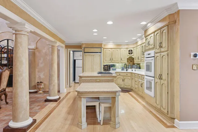 $7,995 | 3 Edina Court, Edina, MN 55424