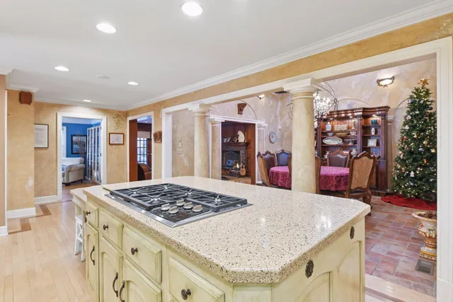 $7,995 | 3 Edina Court, Edina, MN 55424