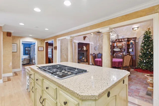 $7,995 | 3 Edina Court, Edina, MN 55424