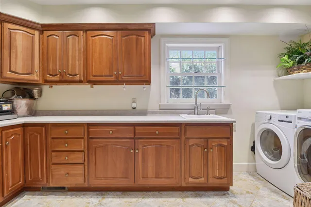 $7,995 | 3 Edina Court, Edina, MN 55424