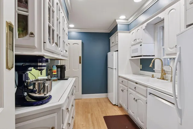 $6,995 | 3 Edina Court, Edina, MN 55424